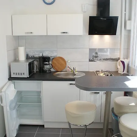 House פוק